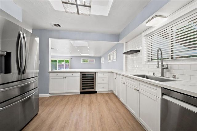 7171 Westmoreland Way, Sacramento, CA 95831