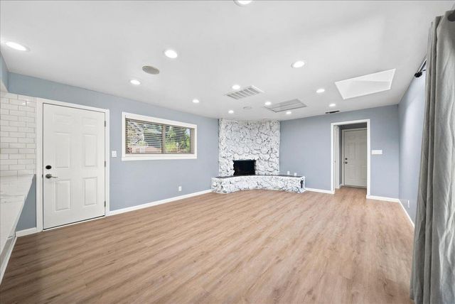 7171 Westmoreland Way, Sacramento, CA 95831