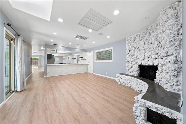 7171 Westmoreland Way, Sacramento, CA 95831