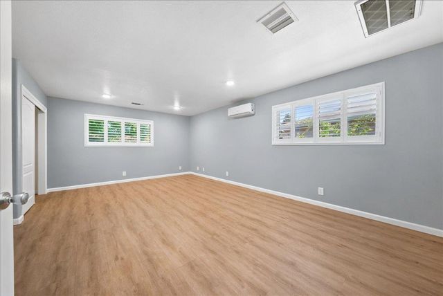 7171 Westmoreland Way, Sacramento, CA 95831