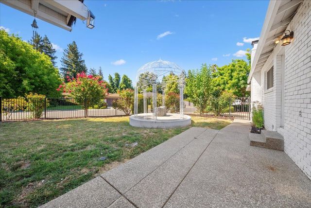 7171 Westmoreland Way, Sacramento, CA 95831