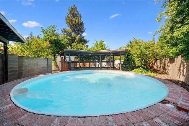7171 Westmoreland Way, Sacramento, CA 95831