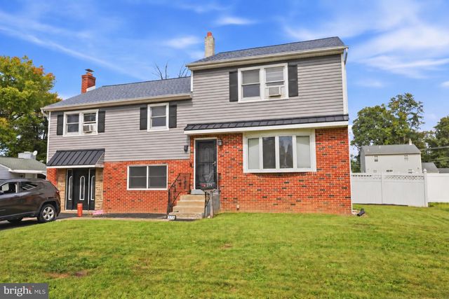 379 KALMIA ST, Warminster, PA 18974