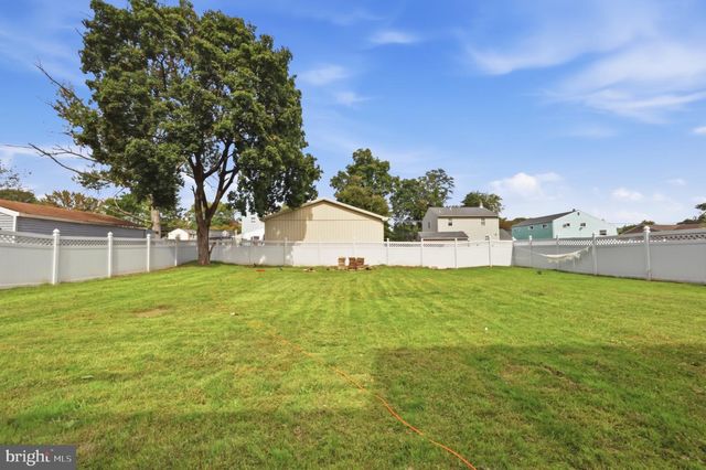 379 KALMIA ST, Warminster, PA 18974