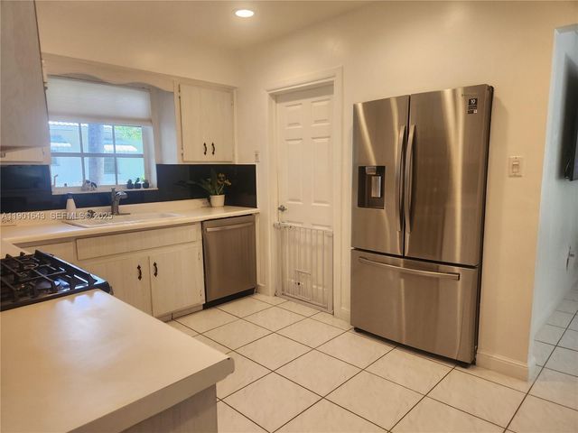 1229 Jefferson St, Hollywood, FL 33019