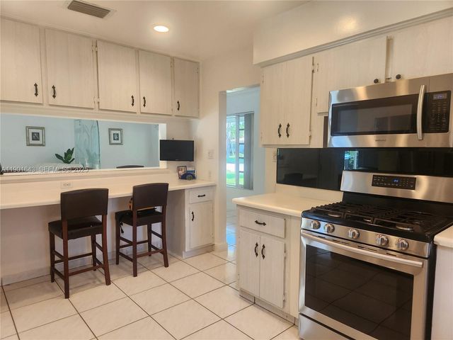 1229 Jefferson St, Hollywood, FL 33019