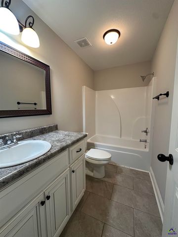 321 Grayton Way, Perry, GA 31069