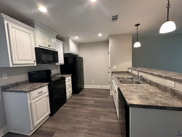 321 Grayton Way, Perry, GA 31069