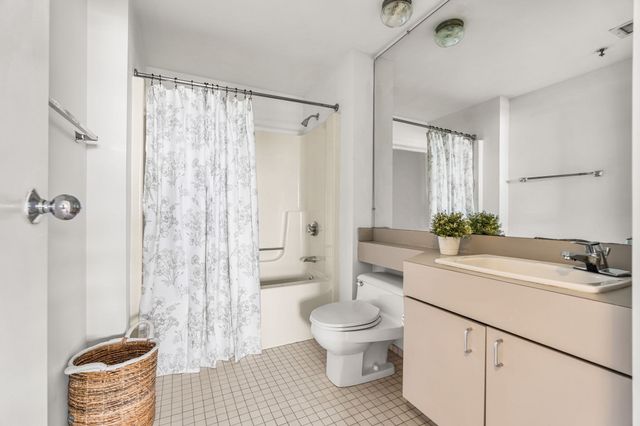 1 Adams St 706, Quincy, MA 02169