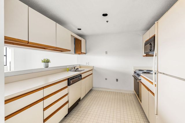 1 Adams St 706, Quincy, MA 02169