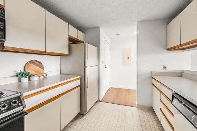 1 Adams St 706, Quincy, MA 02169
