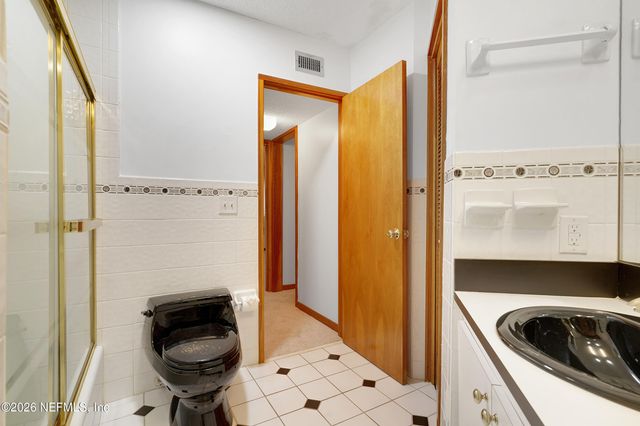 3140 FOREST Circle, Jacksonville, FL 32257