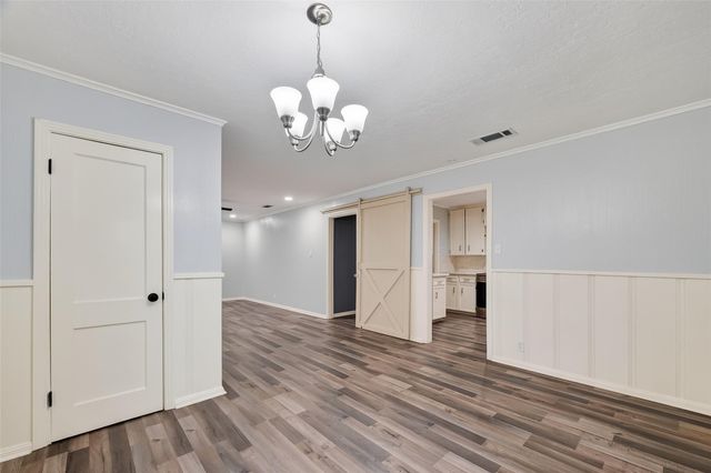 425 20th Avenue N, Texas City, TX 77590