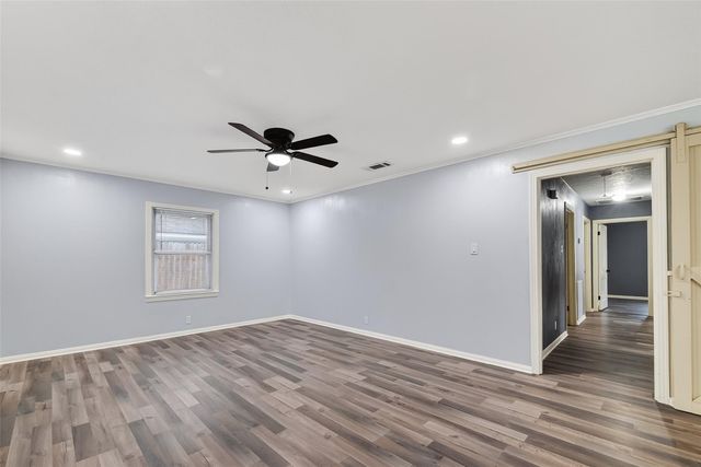 425 20th Avenue N, Texas City, TX 77590