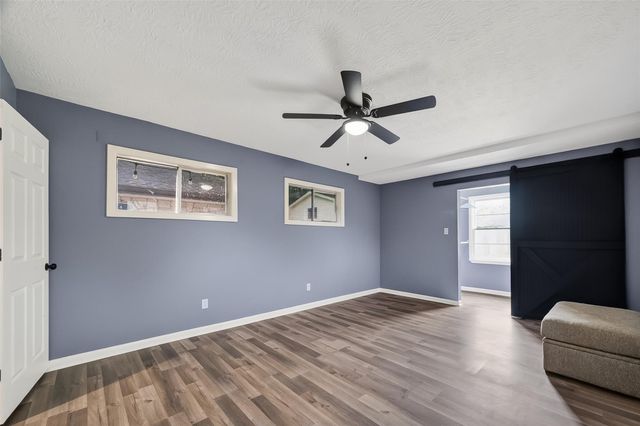 425 20th Avenue N, Texas City, TX 77590