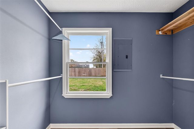 425 20th Avenue N, Texas City, TX 77590