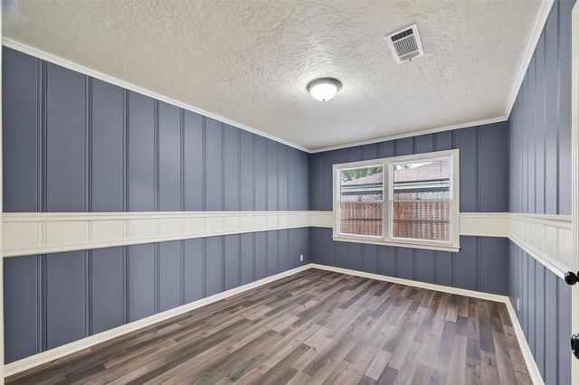 425 20th Avenue N, Texas City, TX 77590