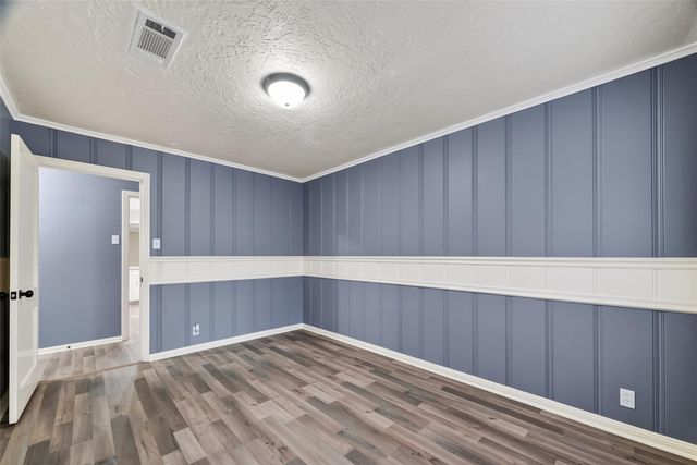 425 20th Avenue N, Texas City, TX 77590