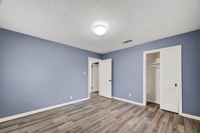 425 20th Avenue N, Texas City, TX 77590