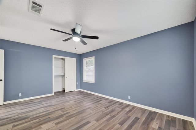 425 20th Avenue N, Texas City, TX 77590