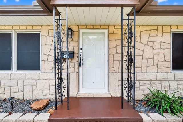 425 20th Avenue N, Texas City, TX 77590