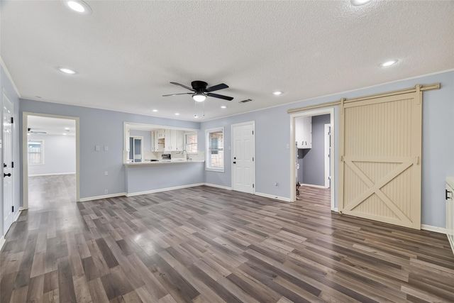 425 20th Avenue N, Texas City, TX 77590