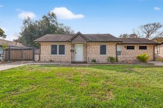 425 20th Avenue N, Texas City, TX 77590