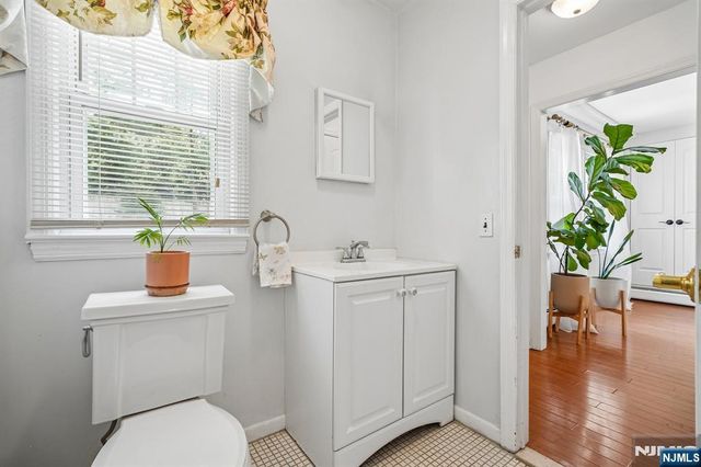 449 Doremus Avenue, Glen Rock, NJ 07452