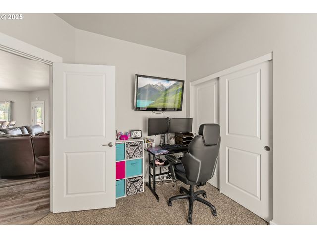 360 Ne ROSE RIDGE Dr, Winston, OR 97496