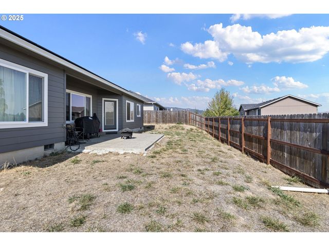 360 Ne ROSE RIDGE Dr, Winston, OR 97496