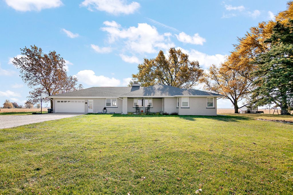 4736 E 5000n Road, Bourbonnais, IL 60914