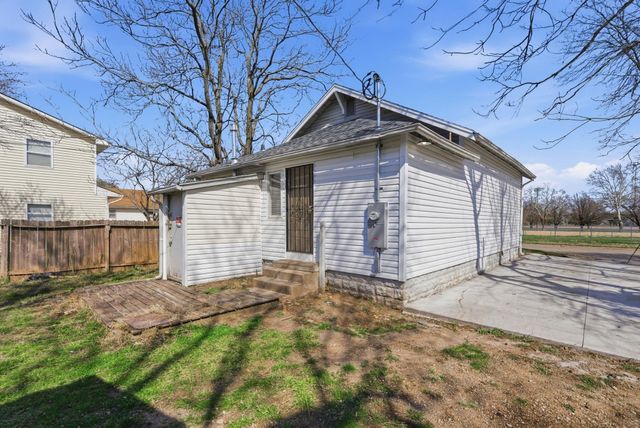 1815 S Hydraulic St, Wichita, KS 67211