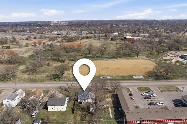 1815 S Hydraulic St, Wichita, KS 67211