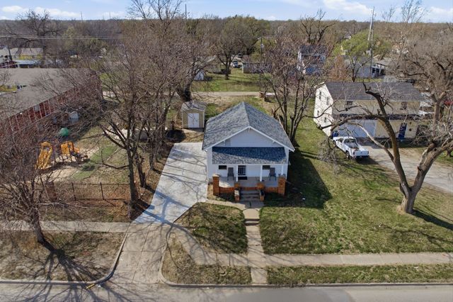 1815 S Hydraulic St, Wichita, KS 67211