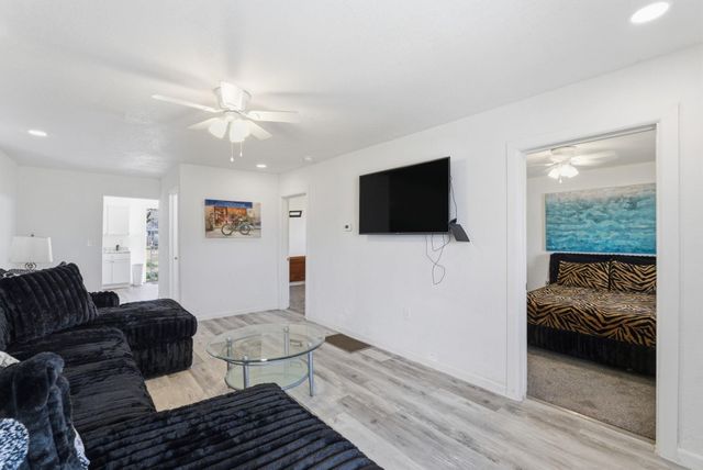 1815 S Hydraulic St, Wichita, KS 67211