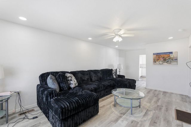 1815 S Hydraulic St, Wichita, KS 67211