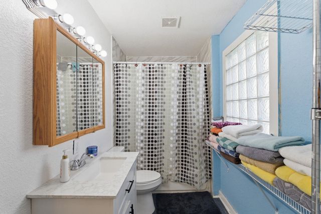 1815 S Hydraulic St, Wichita, KS 67211