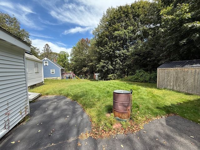 473 Pleasant St, Leicester, MA 01524