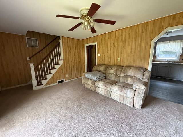 473 Pleasant St, Leicester, MA 01524