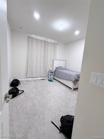 712 W Spaniel Drive, Ann Arbor, MI 48108