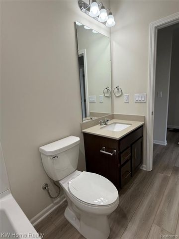 712 W Spaniel Drive, Ann Arbor, MI 48108