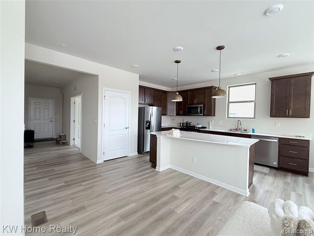 712 W Spaniel Drive, Ann Arbor, MI 48108