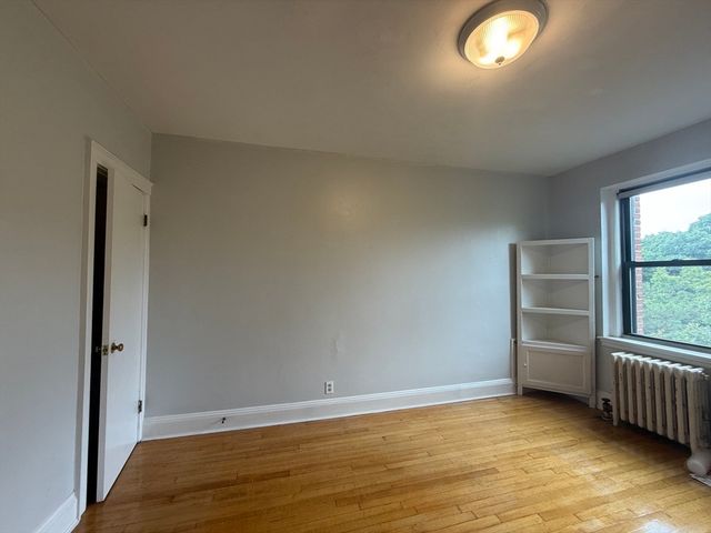 145 Englewood Ave 42, Boston, MA 02135