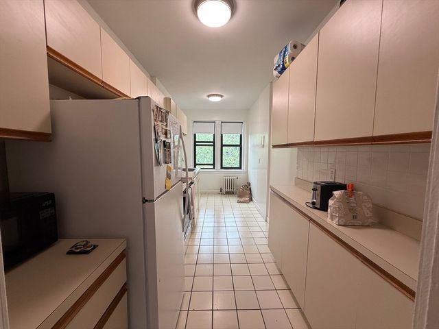 145 Englewood Ave 42, Boston, MA 02135