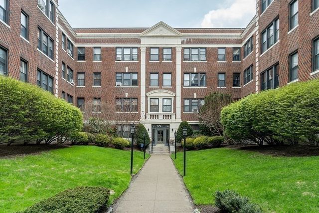 145 Englewood Ave 42, Boston, MA 02135