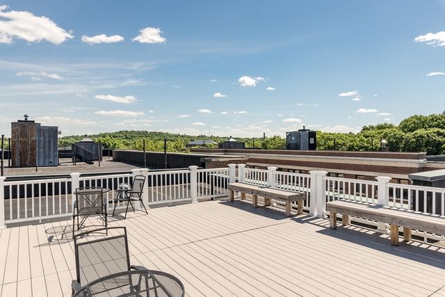 145 Englewood Ave 42, Boston, MA 02135