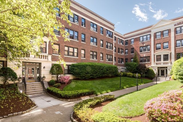 145 Englewood Ave 42, Boston, MA 02135