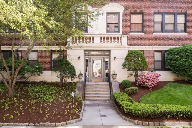 145 Englewood Ave 42, Boston, MA 02135