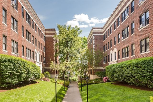 145 Englewood Ave 42, Boston, MA 02135