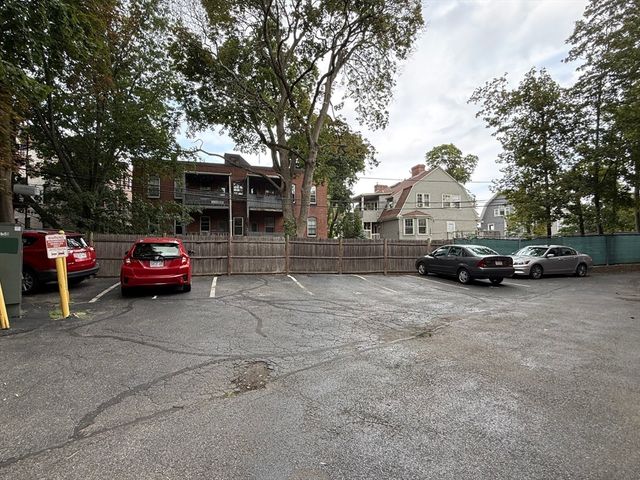 145 Englewood Ave 42, Boston, MA 02135